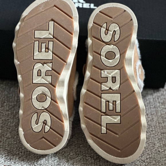 COPY - Sorel fuzzy clogs (women’s) - Picture 5 of 6